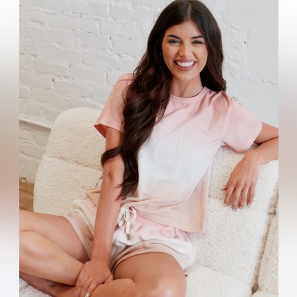 feat Tops - feat NWT Pink and White Ombre T-Shirt